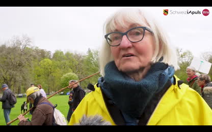 SINGEND BRÜCKEN BAUEN am Ostermarsch in Bern - Jo Lang, Chr. Pfluger, Laurent Götschel, Lisa Mazzone [tLsKt0tt]